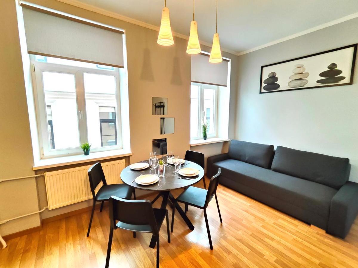 Gleznotaju Old Town Two Bedroom Apartment Riga